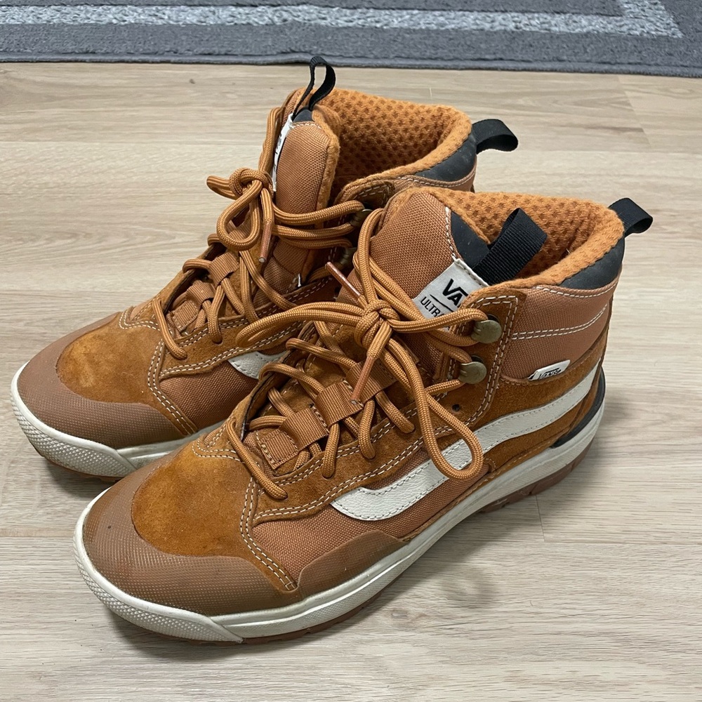 Vans Women’s Ultrarange Hiking Water Resistant Sneakers